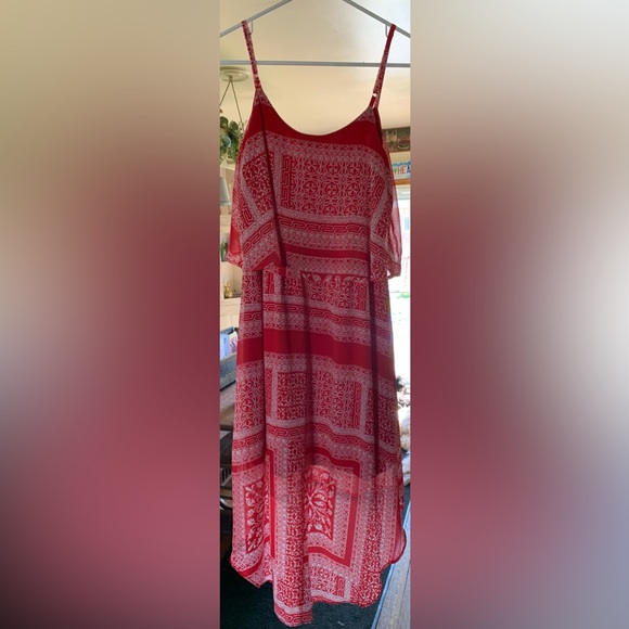 ADORABLE spaghetti strap dress!  Smoke free home!  Partially lined. Slip on. - Picture 2 of 6